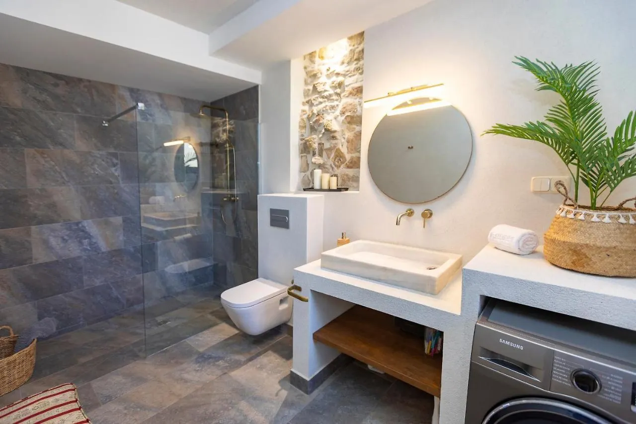 21 Sleeps Private Pool Villa & Bbq Near Barcelona Rocafort   Rocafort (Catalonia)