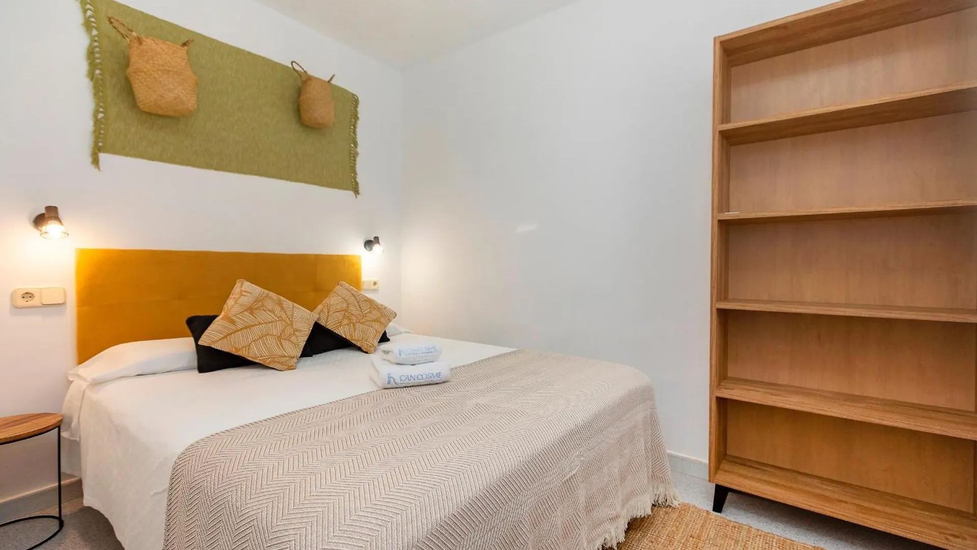 21 Sleeps Private Pool Villa & Bbq Near Barcelona Rocafort  Rocafort (Catalonia)