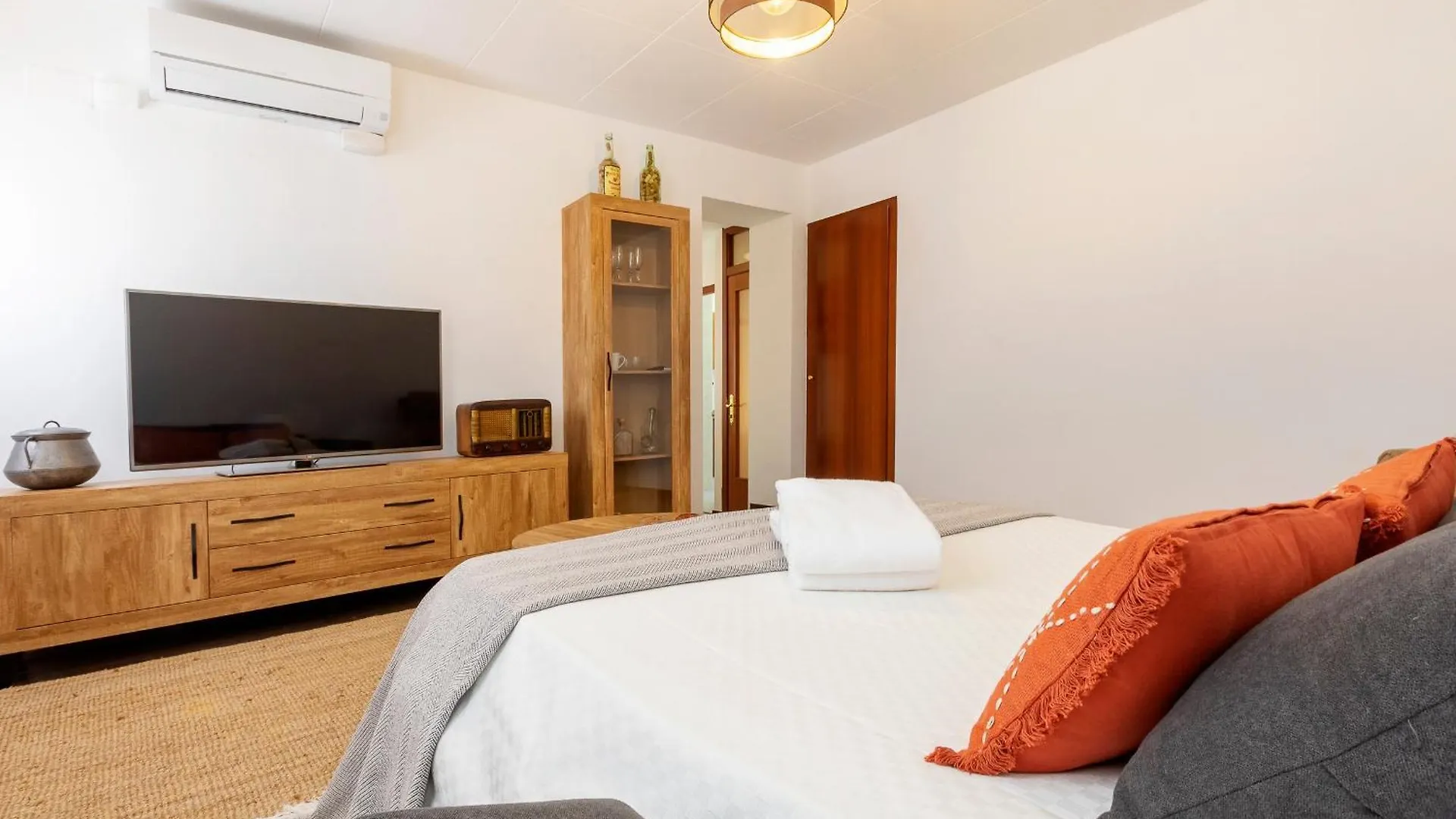 21 Sleeps Private Pool Villa & Bbq Near Barcelona Rocafort  0*, Rocafort (Catalonia)